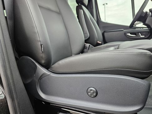 New 2025 Mercedes-Benz Sprinter 2500 image 18