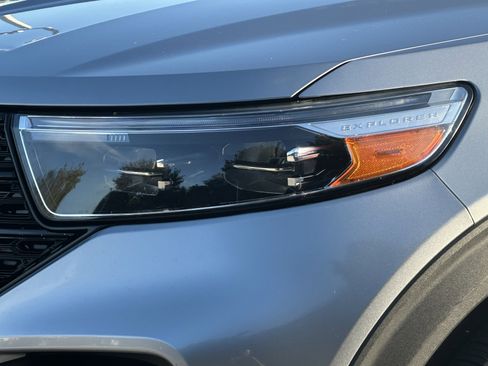Used 2022 Ford Explorer Limited image 6