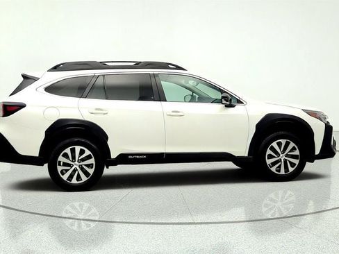 Used 2024 Subaru Outback Premium AWD/4WD image 4