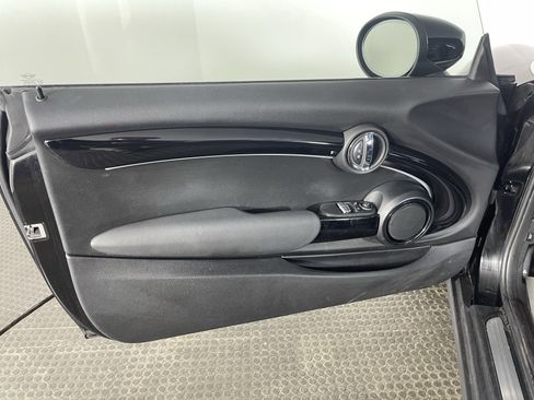 Used 2023 MINI Cooper 2-Door Hardtop image 10