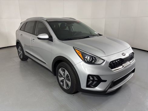Used 2020 Kia Niro LX image 2
