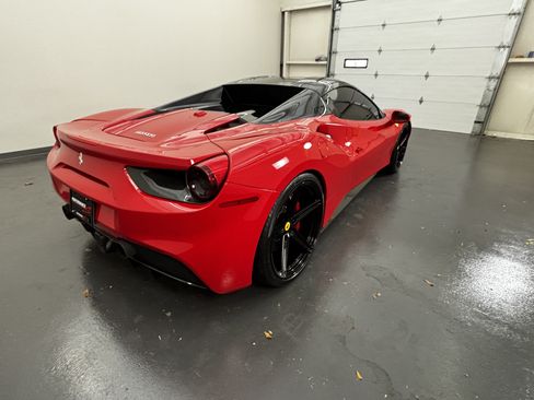 Used 2019 Ferrari 488 Spider RWD image 7
