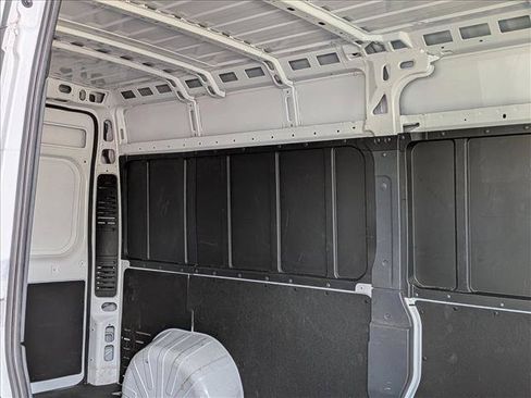 Used 2025 RAM ProMaster 2500 w/ Convenience Group FWD image 17