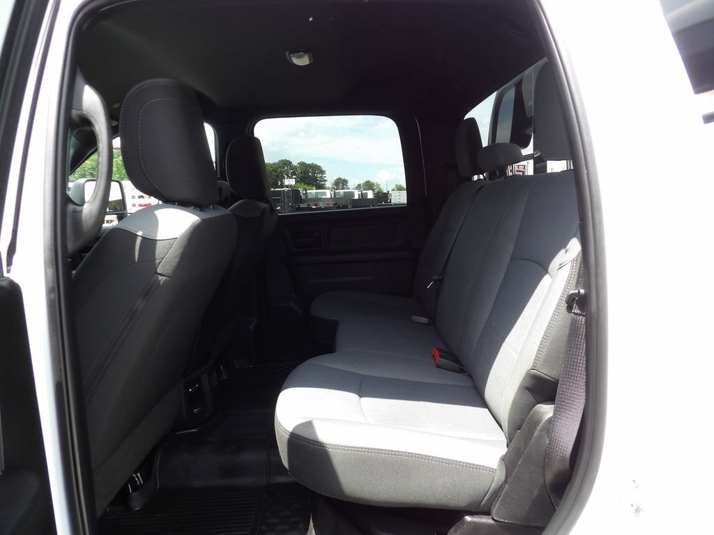 Used 2024 RAM 5500 Tradesman w/ Chrome Appearance Group AWD/4WD image 31