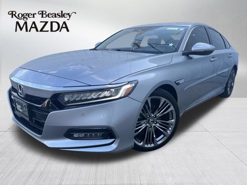 Used 2018 Honda Accord Touring image 1