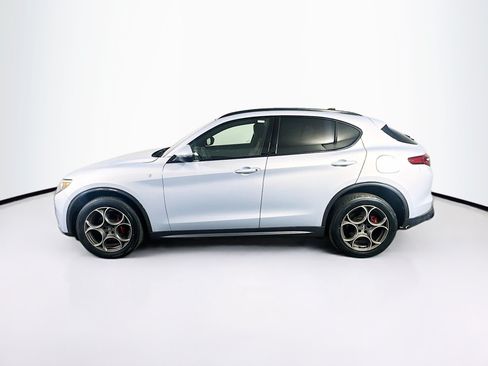Used 2022 Alfa Romeo Stelvio Ti AWD/4WD image 4