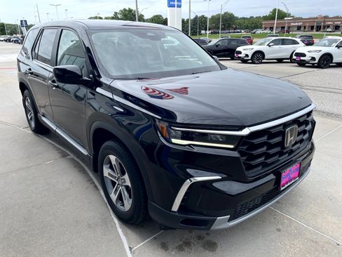 Used 2023 Honda Pilot EX-L image 4