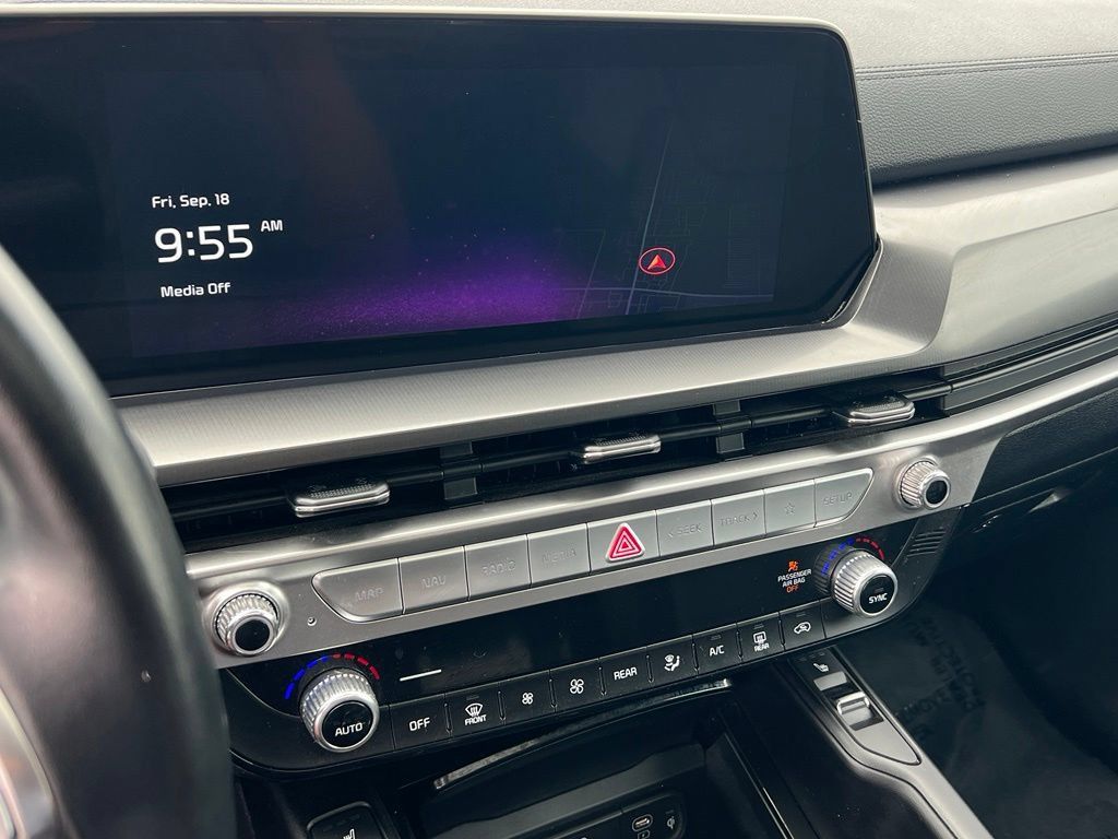 Certified 2025 Kia Telluride S FWD image 19