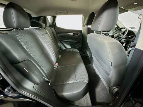 Used 2021 Nissan Rogue Sport S image 25