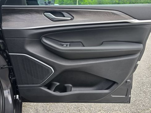 New 2026 Jeep Grand Cherokee Limited AWD/4WD image 36