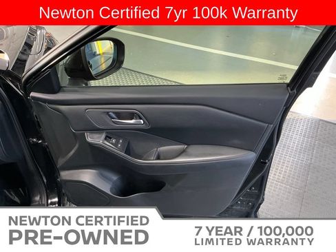 Used 2025 Nissan Rogue SV FWD image 40