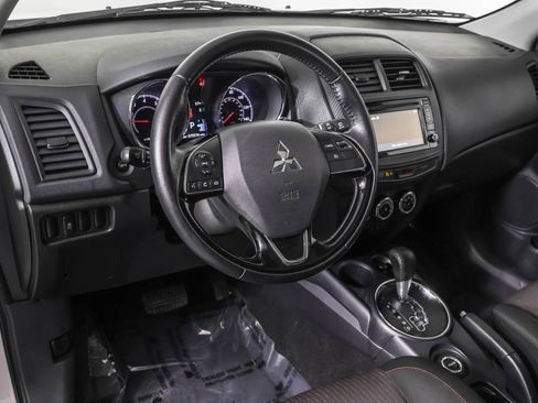 Used 2017 Mitsubishi Outlander Sport SE image 3