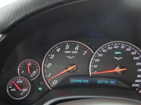 Used 2005 Chevrolet Corvette Convertible w/ Preferred Equipment Group RWD image 8