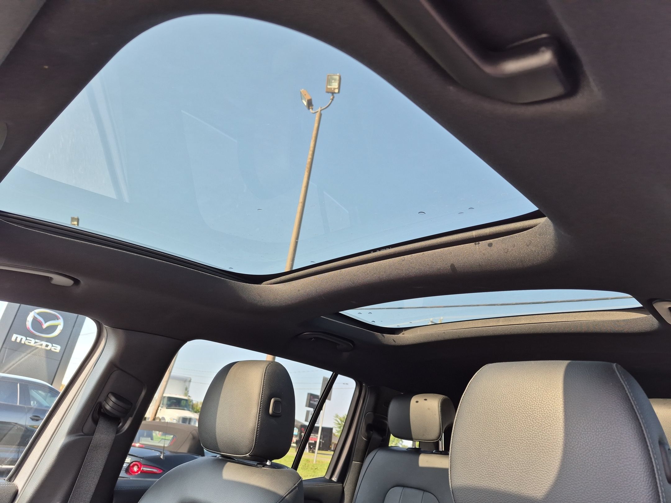 Used 2022 Mercedes-Benz EQB 350 4MATIC image 28
