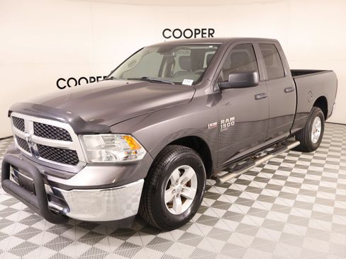 Used 2020 RAM 1500 Tradesman w/ Chrome Appearance Group RWD image 9