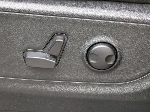 Used 2025 RAM 1500 Big Horn RWD image 15
