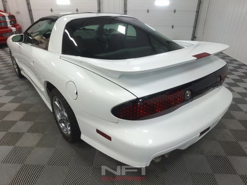 Used 1999 Pontiac Firebird Formula w/ SLP Firehawk Pkg RWD image 10