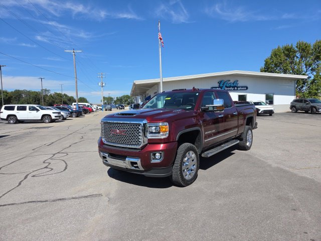 Used 2017 GMC Sierra 2500 Denali w/ Duramax Plus Package AWD/4WD image 4