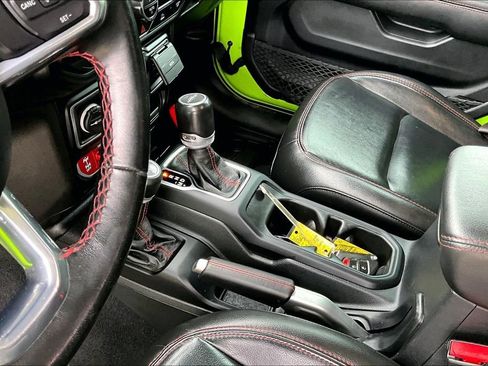 Used 2021 Jeep Gladiator Rubicon AWD/4WD image 14