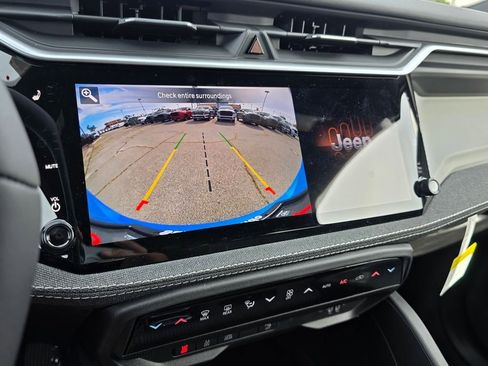 New 2026 Jeep Cherokee Laredo image 16