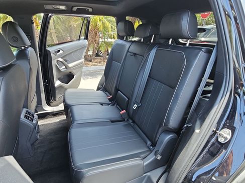 Certified 2023 Volkswagen Tiguan SE R-Line FWD image 15