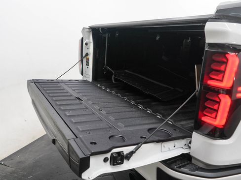 Used 2022 GMC Sierra 1500 Elevation AWD/4WD image 9
