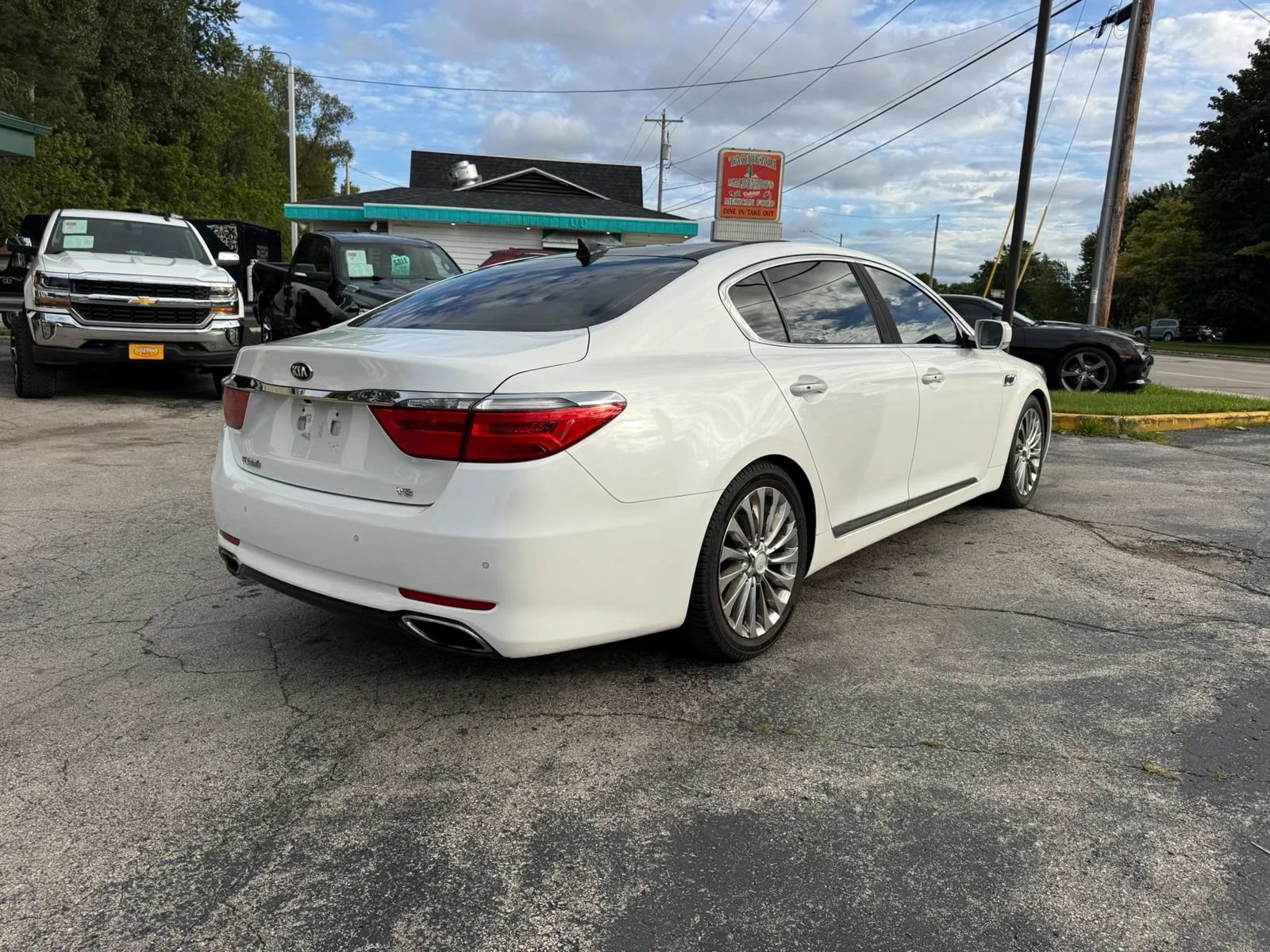 Used 2017 Kia K900 Luxury w/ VIP Plus Package RWD image 5