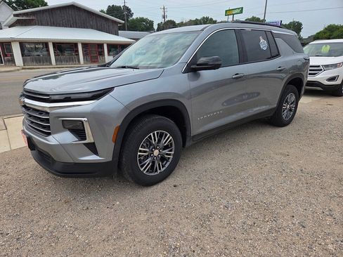 Used 2026 Chevrolet Traverse LT w/ Driver Confidence Package AWD/4WD image 18