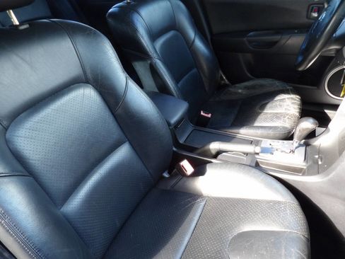 Used 2004 MAZDA MAZDA3 s w/ Moonroof & 6-CD Pkg image 33