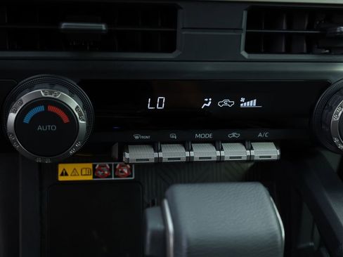 Used 2024 Toyota Tacoma SR5 image 9