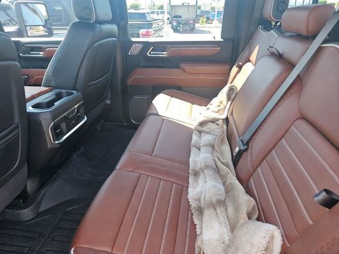 Used 2024 GMC Sierra 2500 Denali Ultimate w/ Max Trailering Package AWD/4WD image 3