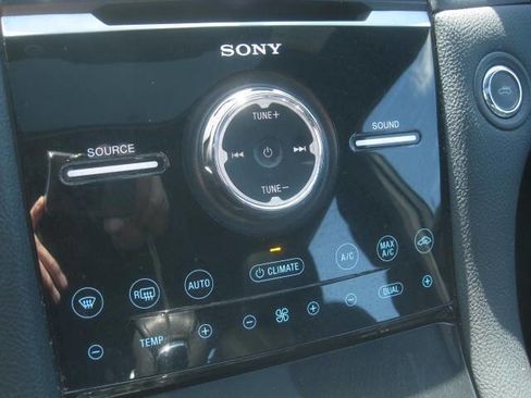 Used 2013 Ford Taurus Limited image 28