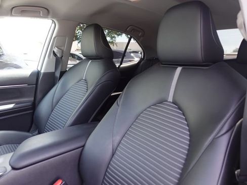 Used 2021 Toyota Camry SE w/ Carpet Mat Package (TMS) FWD image 22