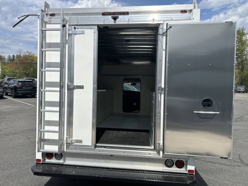 New 2026 GMC Savana 3500 w/ Power Convenience Package RWD image 15