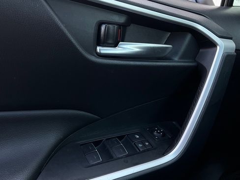 Used 2025 Toyota RAV4 XLE image 21