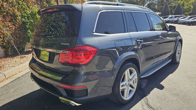 Used 2014 Mercedes-Benz GL 550 4MATIC w/ Driver Assistance Package image 5