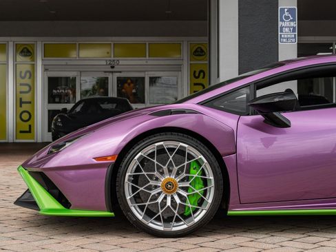 Used 2023 Lamborghini Huracan STO image 11