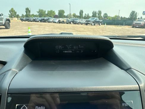 Used 2022 Subaru Crosstrek 2.5i Sport w/ Moonroof Package AWD/4WD image 3