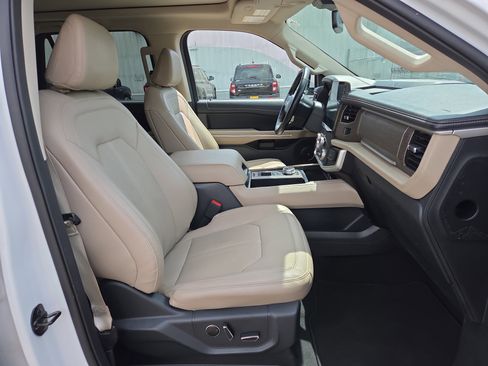 Certified 2024 Ford Expedition Limited RWD image 17