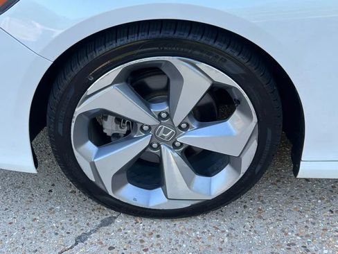 Used 2019 Honda Accord Touring image 30