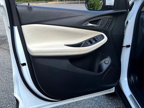 Certified 2022 Buick Encore GX Essence w/ Advanced Technology Package image 18