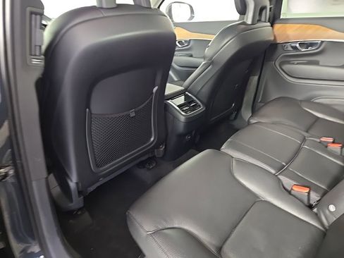 Used 2021 Volvo XC90 T6 Momentum w/ Climate Package image 15