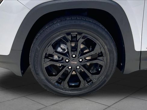 Used 2022 GMC Terrain SLT w/ Infotainment Package II FWD image 11