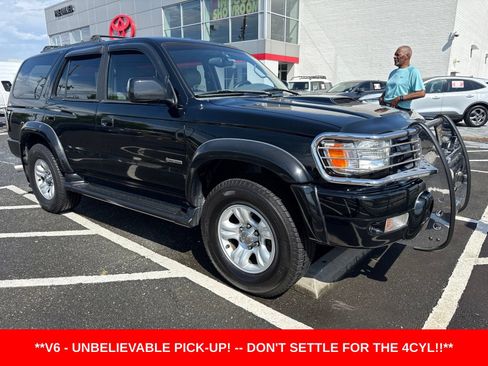 Used 2002 Toyota 4Runner SR5 AWD/4WD image 2