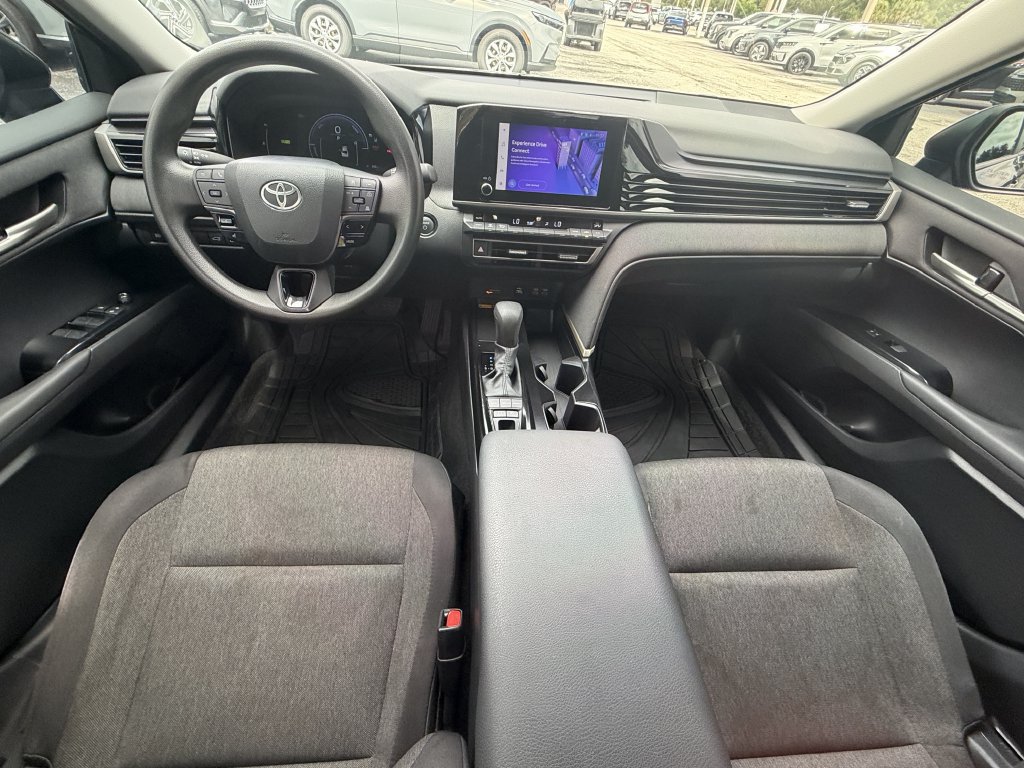 Used 2025 Toyota Camry LE FWD image 13