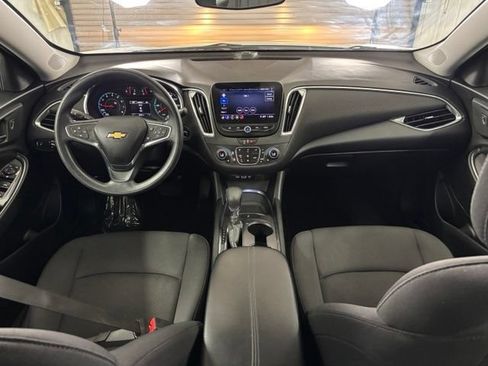 Used 2021 Chevrolet Malibu LT FWD image 13