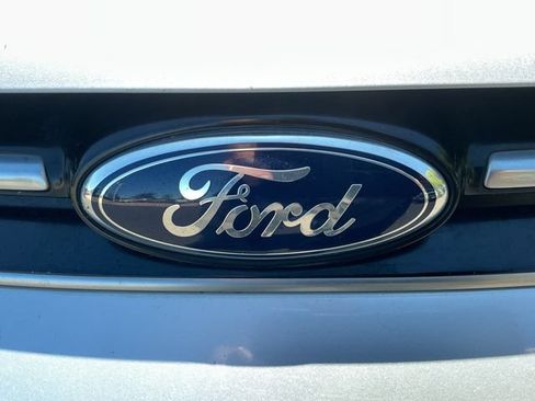 Used 2015 Ford C-MAX Energi SEL w/ Equipment Group 302A FWD image 28