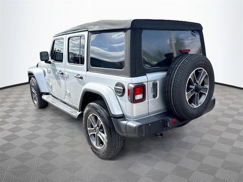 Used 2023 Jeep Wrangler Sahara image 8