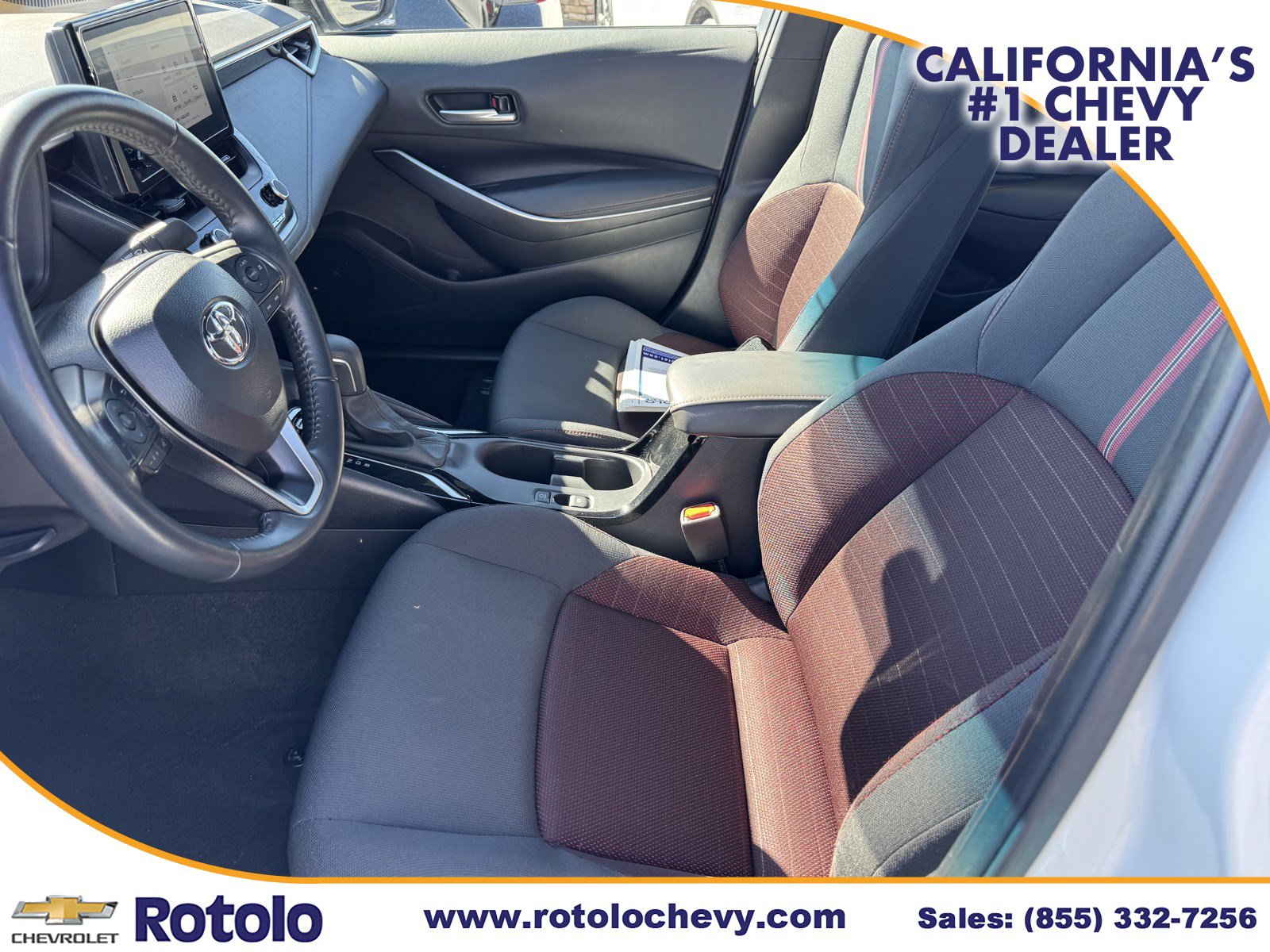 Used 2025 Toyota Corolla SE FWD image 14