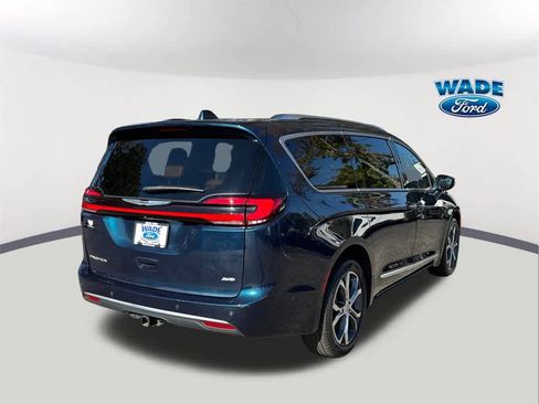 Used 2022 Chrysler Pacifica Pinnacle image 5